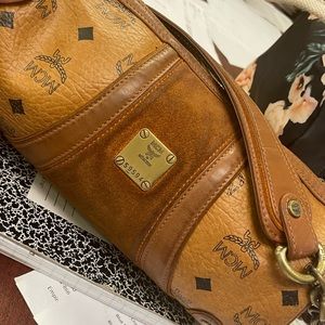 Reposhing. Authentic Chestnut mcm